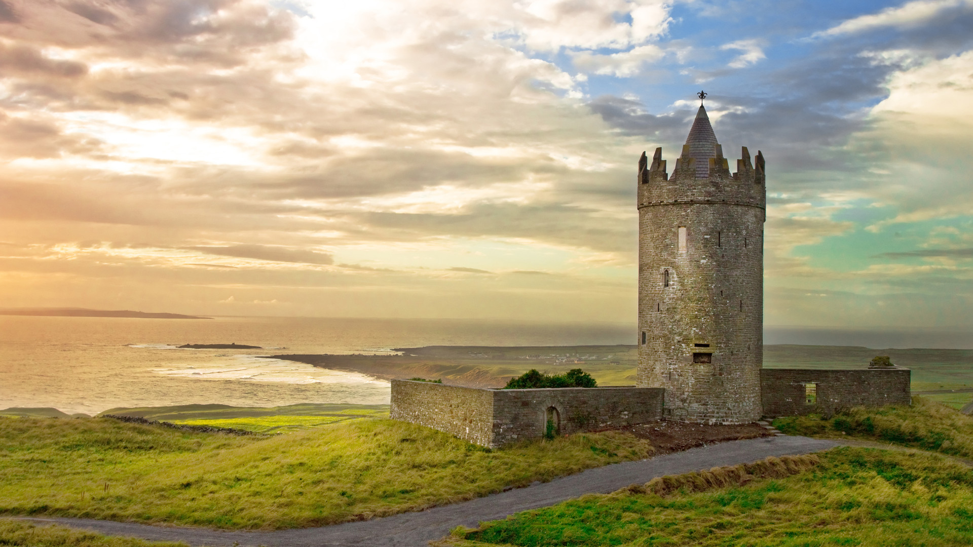Custom Travel Planner Network - Ireland-Doonagore Castle