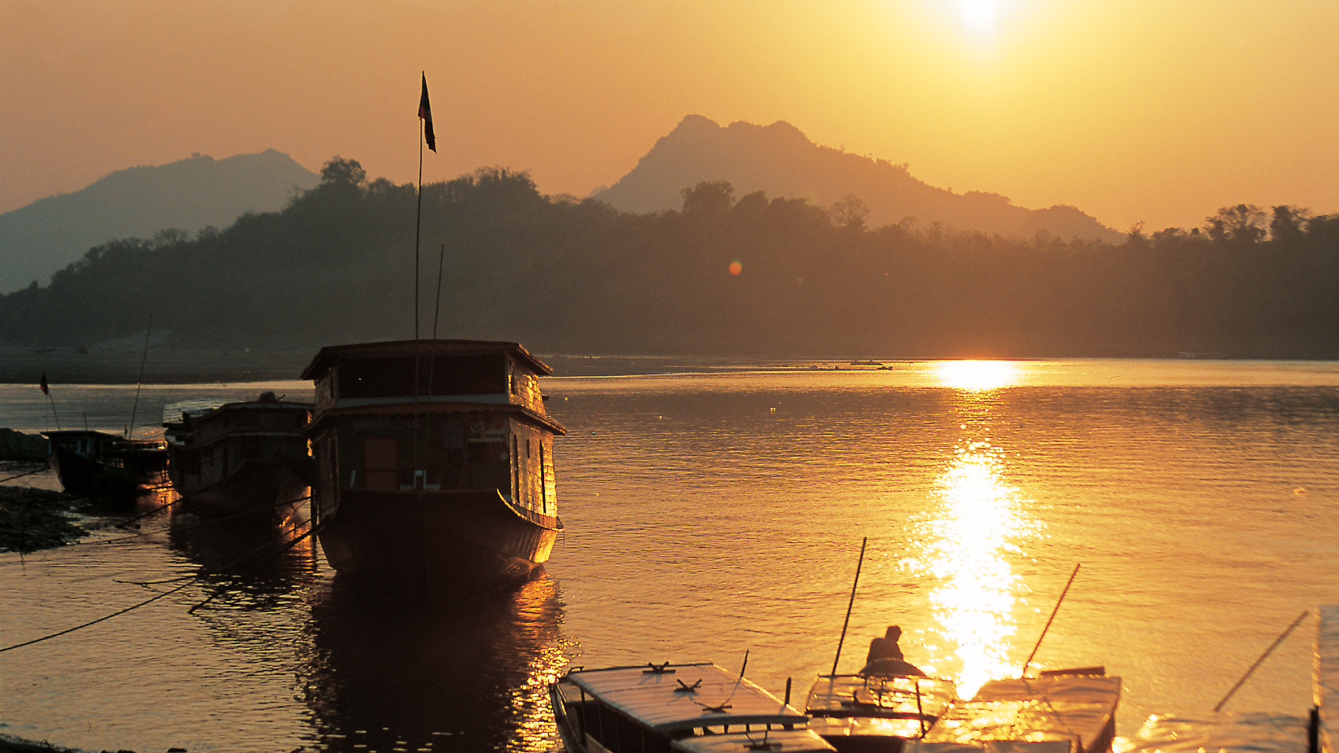 Custom Travel Planner Network-Laos-Mekong River